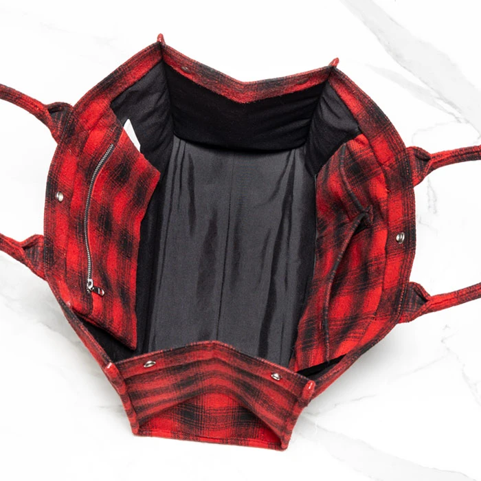 Après Ski Flannel Tote 4 Après Ski Flannel Tote - Image 2