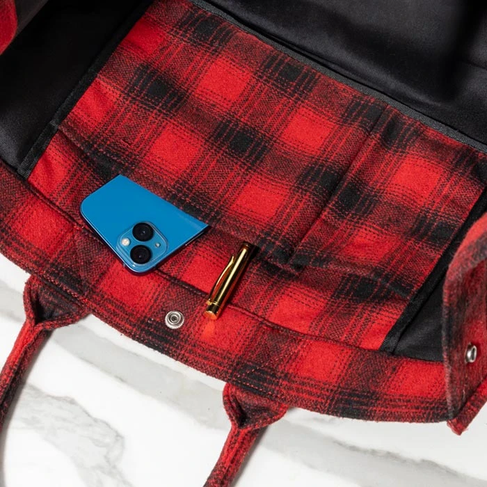 Après Ski Flannel Tote 6 Après Ski Flannel Tote - Image 4